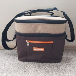 BNWOT Arkmiido Insulated Cooler Bag Picnic Set